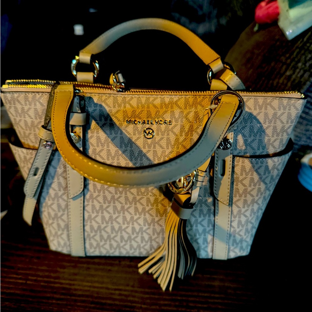 Michael Kors purse